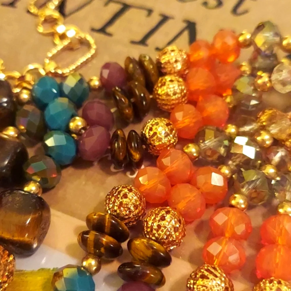 Gold chain necklace with beaded tassel - Picture 5 of 5